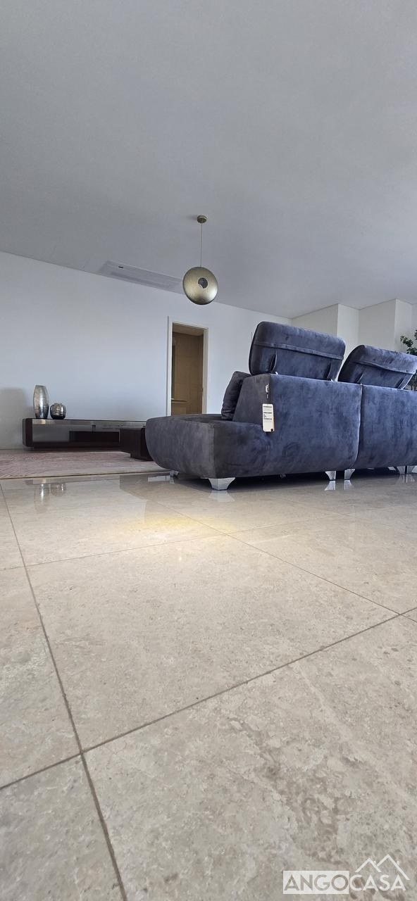 Apartamento T3 em Kinaxixi