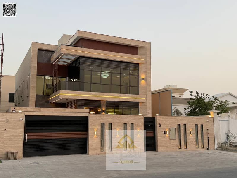 Luxury villa for sale with a large built-up area, opposite the mosque and close to schools and services. Ready for immediate occupancy.
