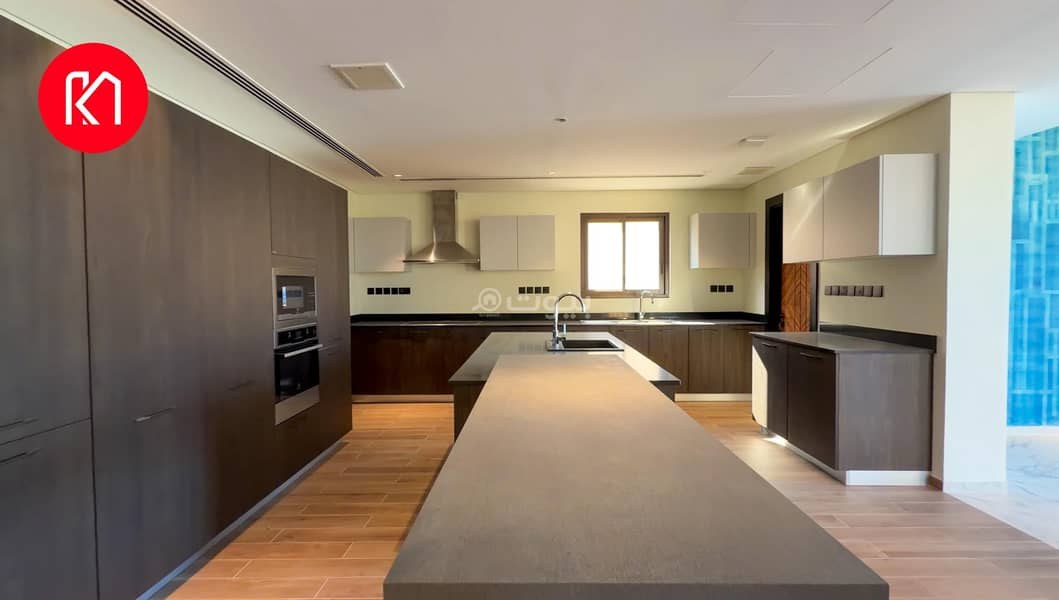 6 Bedroom Villa For Sale in Qantab, Muscat