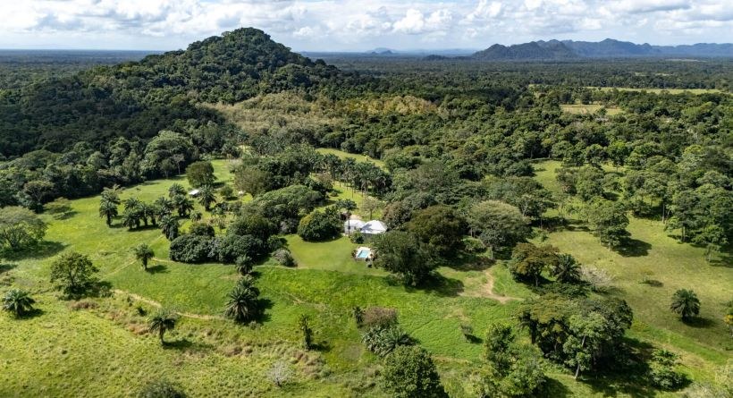 Sirmoor Hill; 756 Acre Estate - Cattle Ranch, Creeks, Hills, 120yr Colonial Home