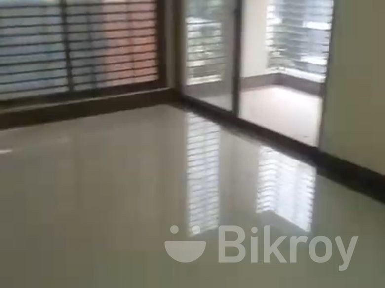 10 Katha Land wtih 7 Storied Building Sale at Dhanmondi, Dhaka.