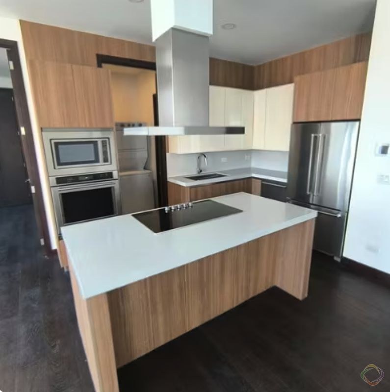 Apartamento en venta y alquiler en Edificio Echo, zona 14