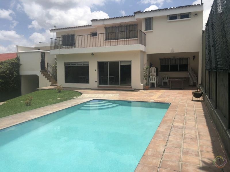 Casa en zona 15 VH3 fuera de condominio