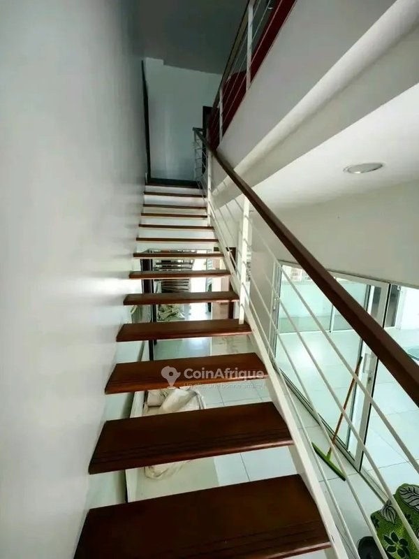 Vente villa avec jardin 4 chambres salon - Fidjrosse