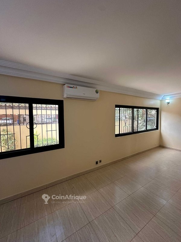 Vente villas 5 pièces - Point E