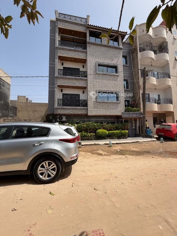 Vente immeubles R+3 à Mermoz