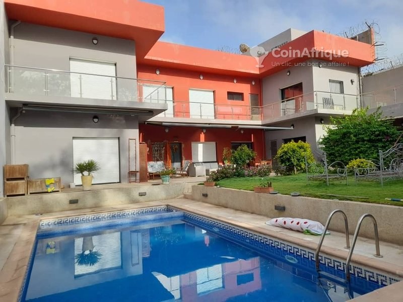 Vente villa pieds dans l’eau - Virage/almadies