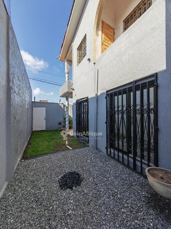 Vente maison duplex 9 pièces à kegué