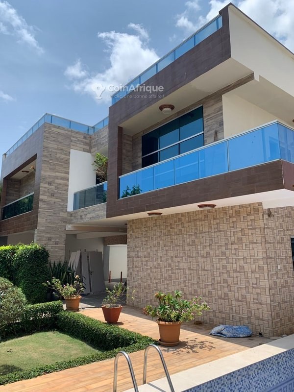 Vente villa 3 pièces haut standing A agoé minamadou