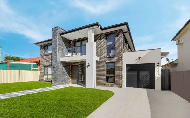 Luxury multi ensuite house