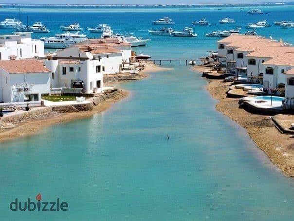 Amazing royal sea front villa 6 rooms , private beach private pool prime location