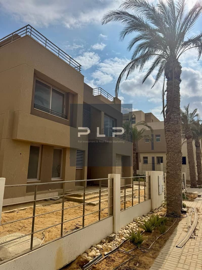 Ready-to-move-in standalone villa for sale in Palm Hills New Cairo compound at a price lower than the developer's price.