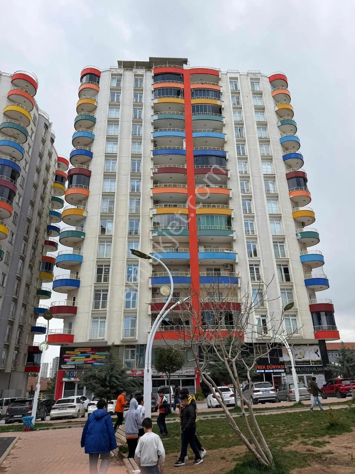 Umut Emlaktan 3+1 Kale Manzaralı Geniş Fırsat Daire!!
