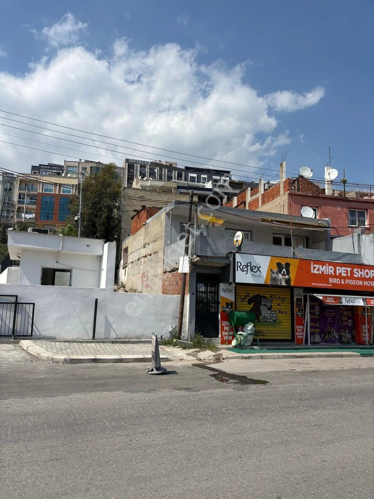 Bayraklı Çiçek Mahallesi 2 Katlı Satılık Bina