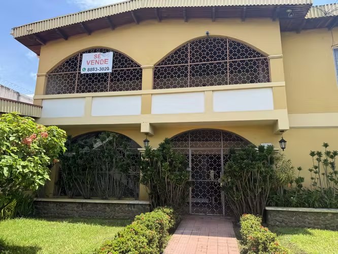 Espaciosa propiedad en Alajuela Centro