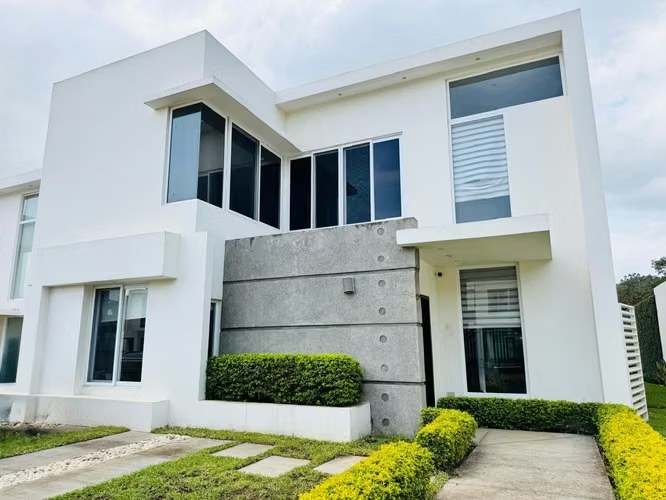 Casa en venta en Villa Fontana Sur