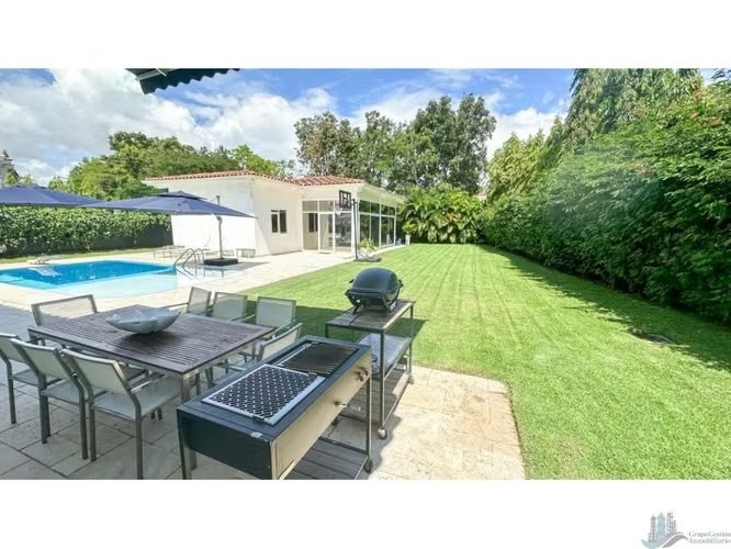 VENTA CASA EN SANTA MARIA CON PISCINA 1450M2 5 RECAMARAS MLD