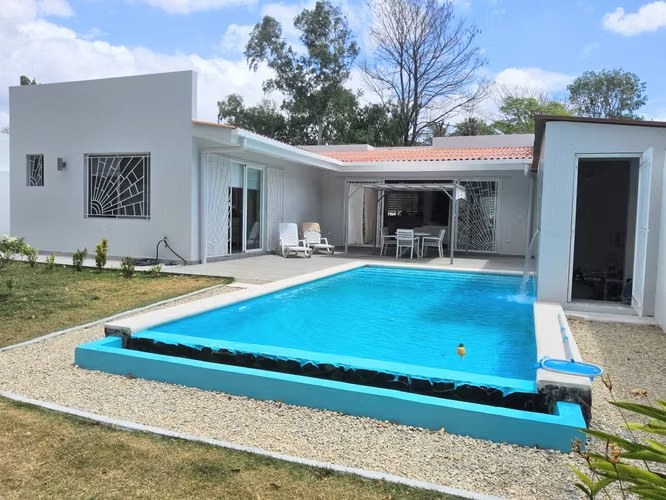 Villa nueva (2022), acabados de lujo y acceso directo al campo de golf de Coronado