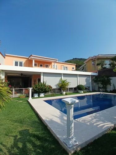 Hermosa casa en venta en Cumbres de Cuscatlán, Antiguo Cuscatlán.