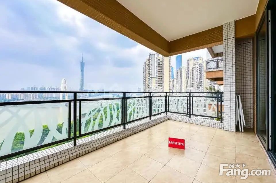 凯旋三期广粤尊府 223方 南向望江 望小蛮腰