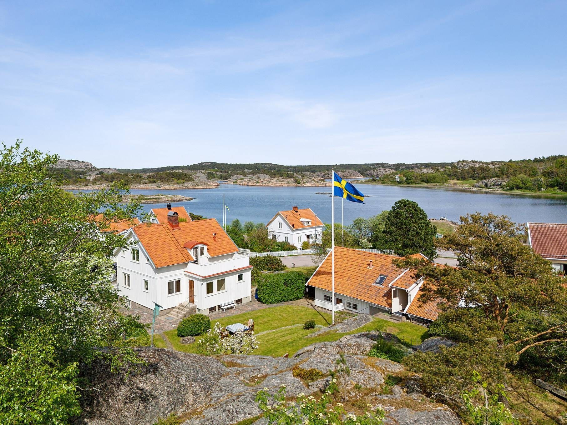 Sjövägen 52 a och b