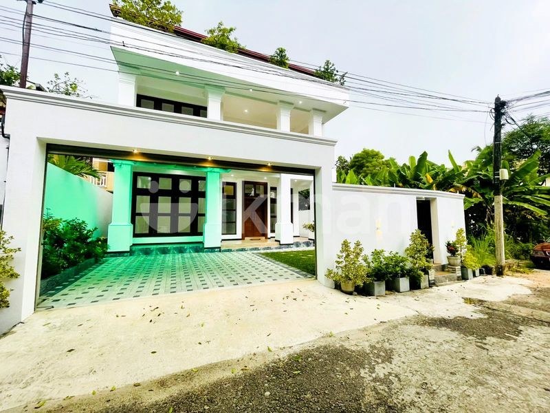 Modern Spacious 5 Bedroom House Near Negombo Road