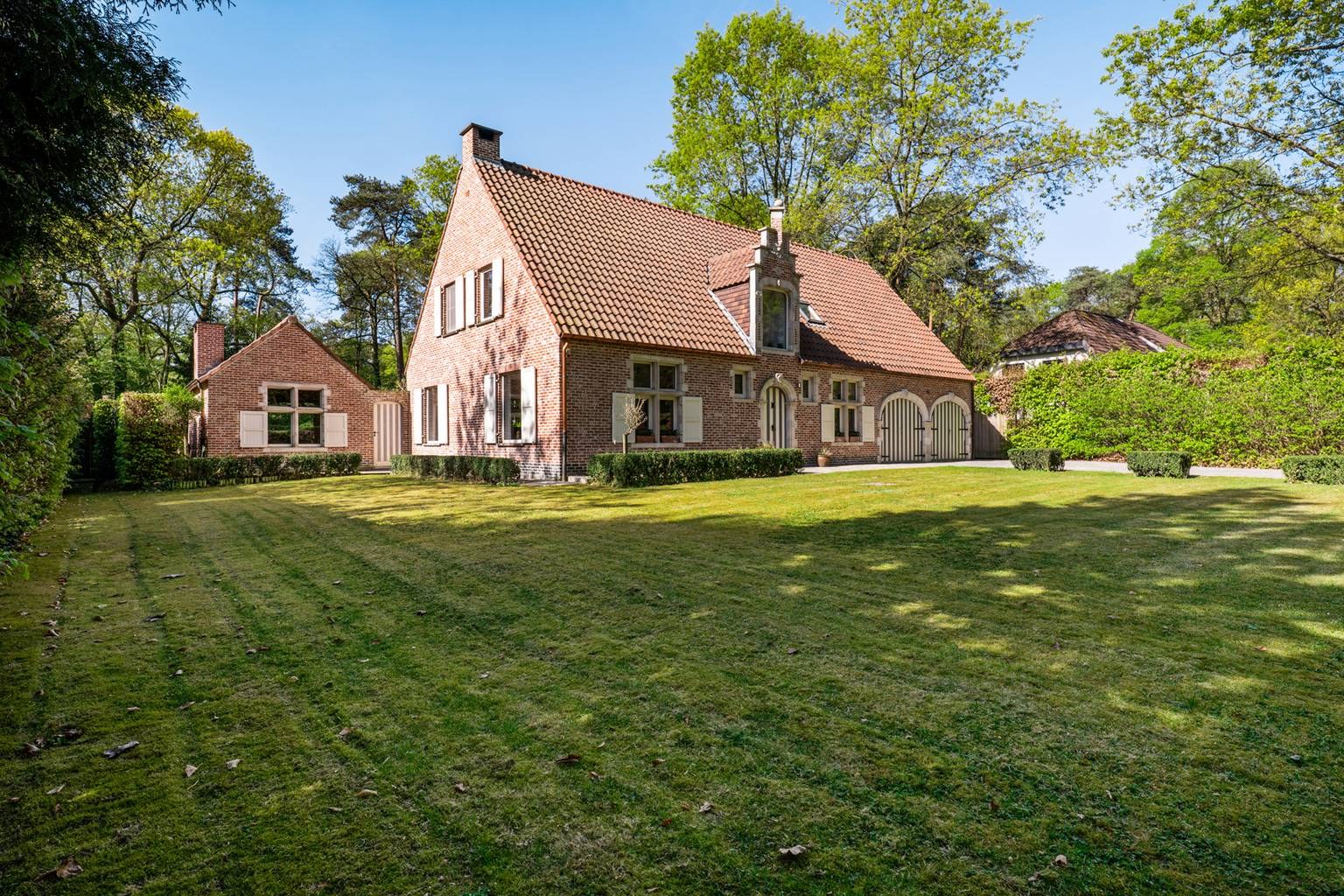 Huis te koop in Kapellen met 6 slaapkamers