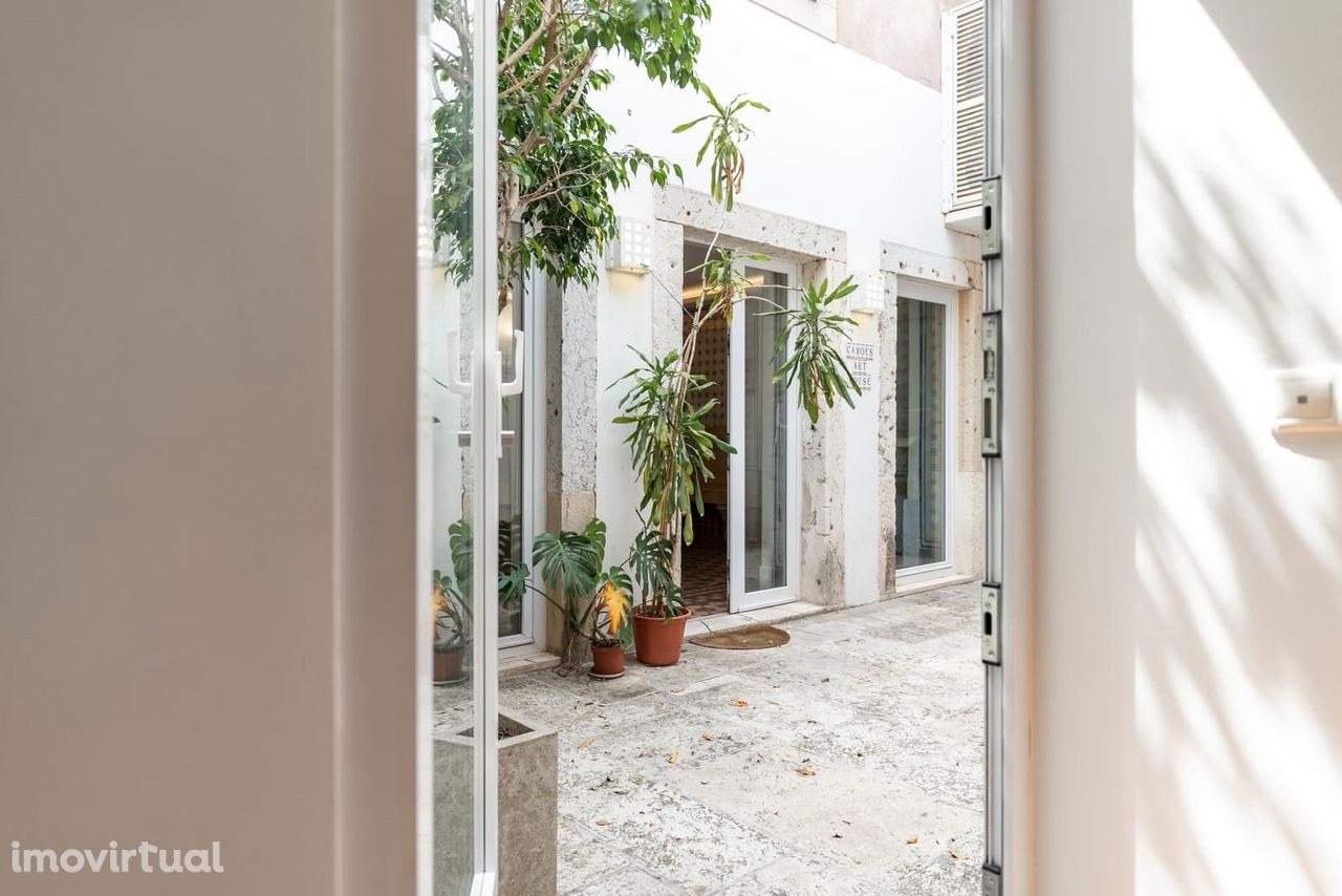 Apartamento T4 com estacionamento, Chiado, Lisboa
