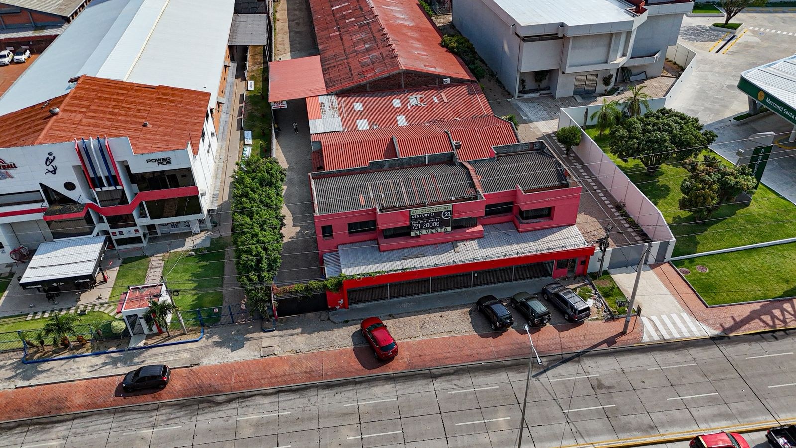 Terreno Con Imponente Galpón En Venta En Zona Estratégica.