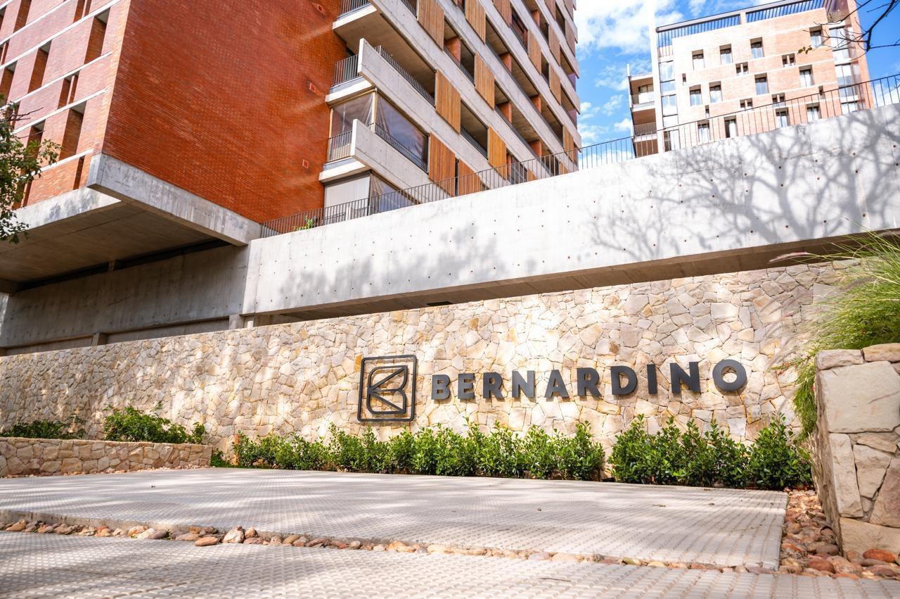 VENDO DEPARTAMENTO CON 118 M2 EN EDIFICIO BERNARDINO