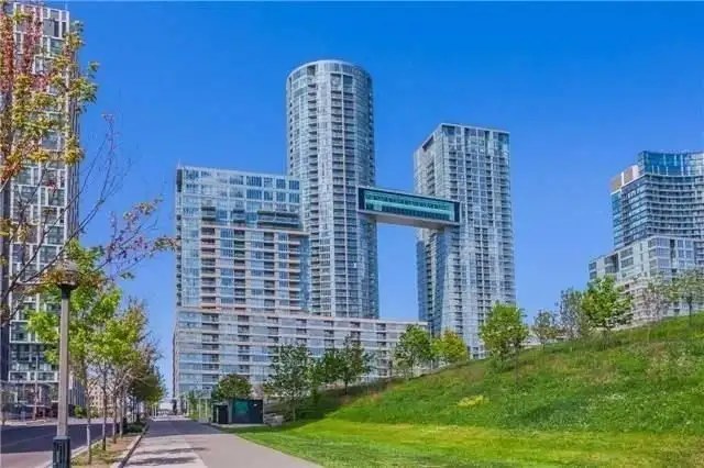 Toronto 3 bedroom townhouse for $1400000