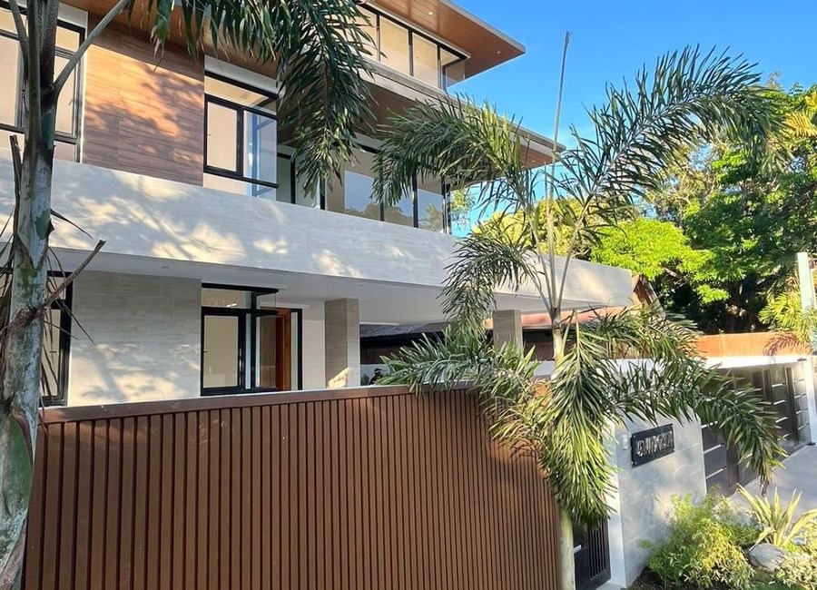 House For Sale in Ayala Alabang