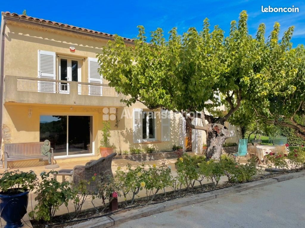 Maison 10 pièces 293 m²