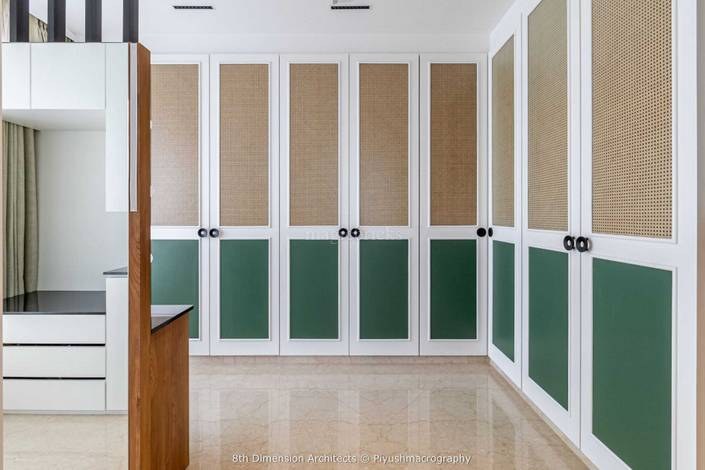 3BHK Multistorey Apartment for Resale in Oberoi Maxima at Andheri East