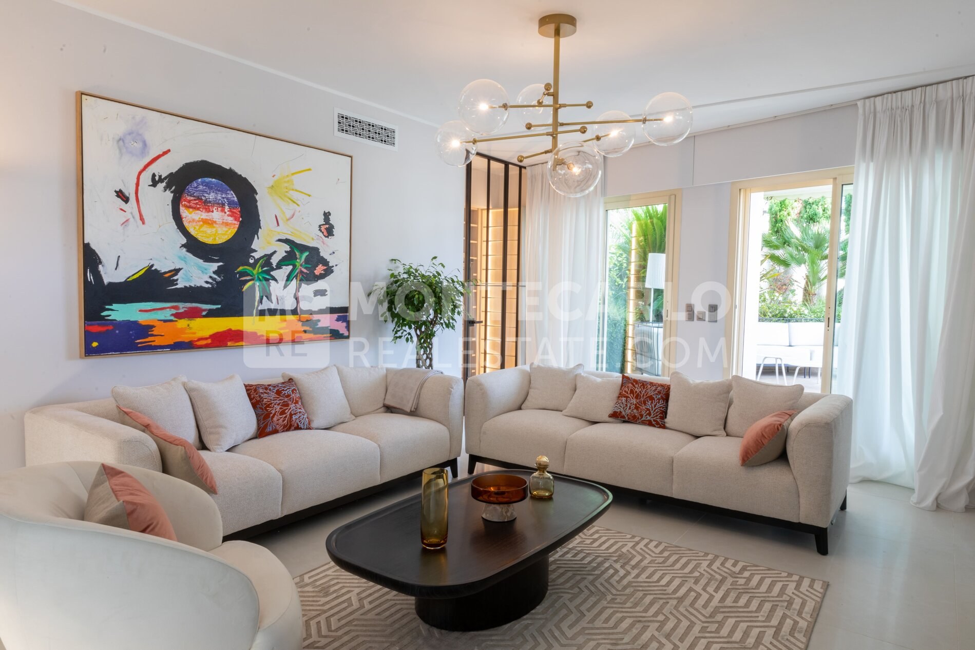 LUXURIOUS FOUR-ROOM APARTMENT WITH EXCEPTIONAL TERRACE - SOLD FURNISHED