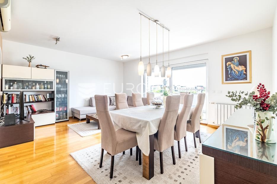 Zagreb, Vrbik, VMD, odličan peterosoban stan 148 m², dupla garaža (prodaja)