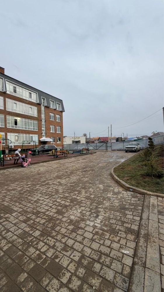 3 комнатная квартира с гаражом. Район Старый аэропорт