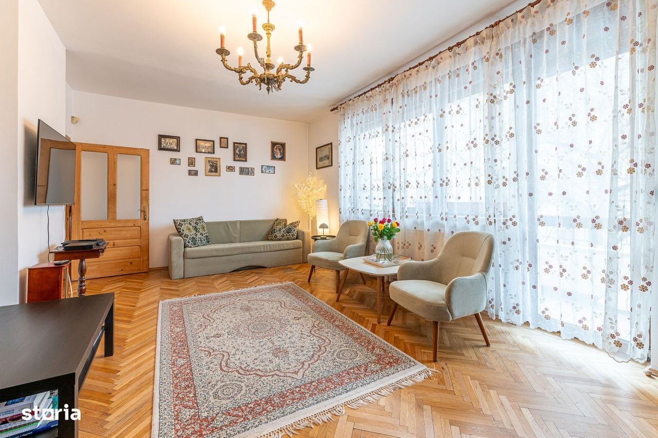 Vilă 4 familii | Apartament + mansardă | Curte 98 mp
