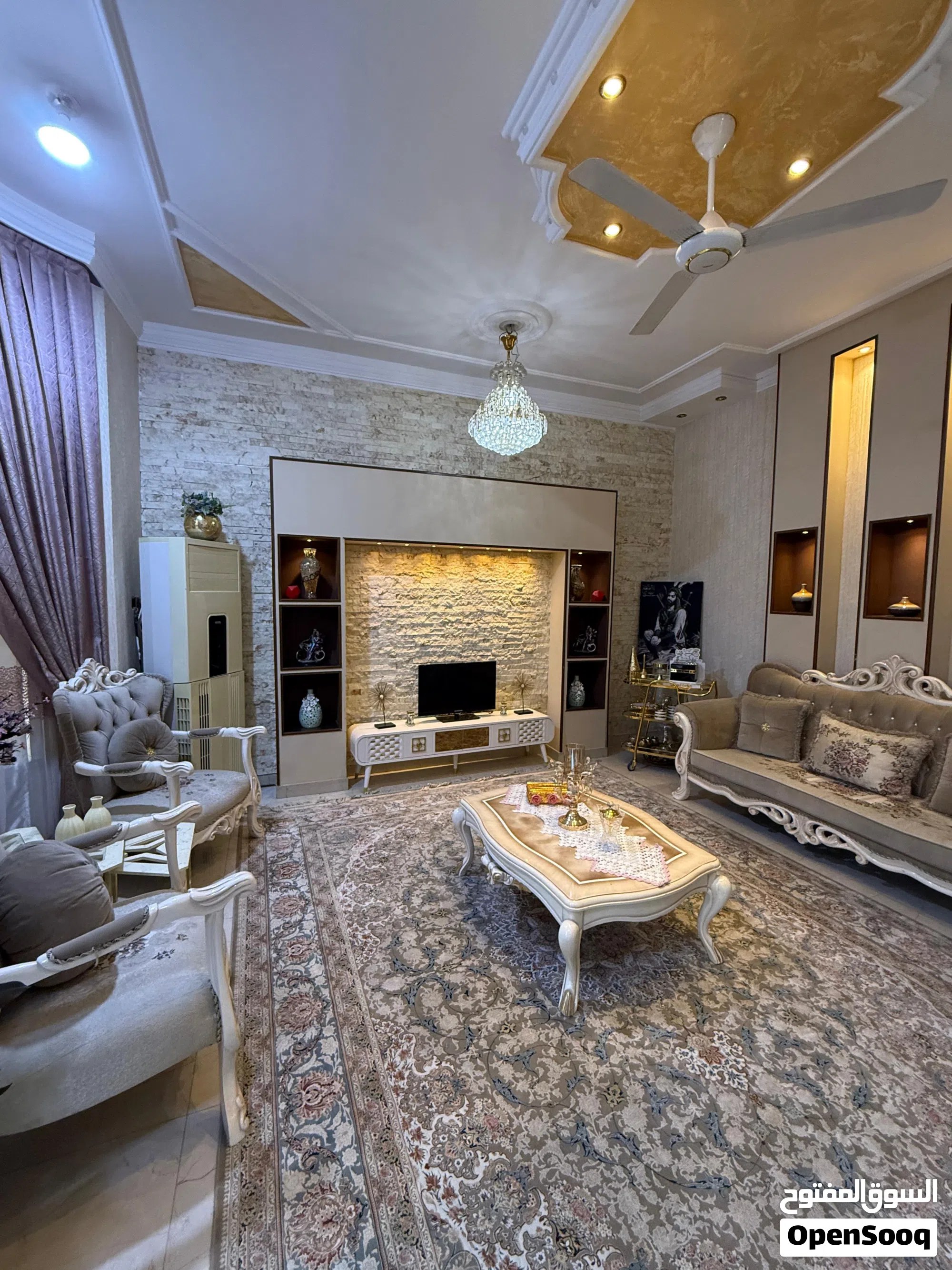 300 m2 More than 6 bedrooms Townhouse for Sale in Basra Kut Al Hijaj