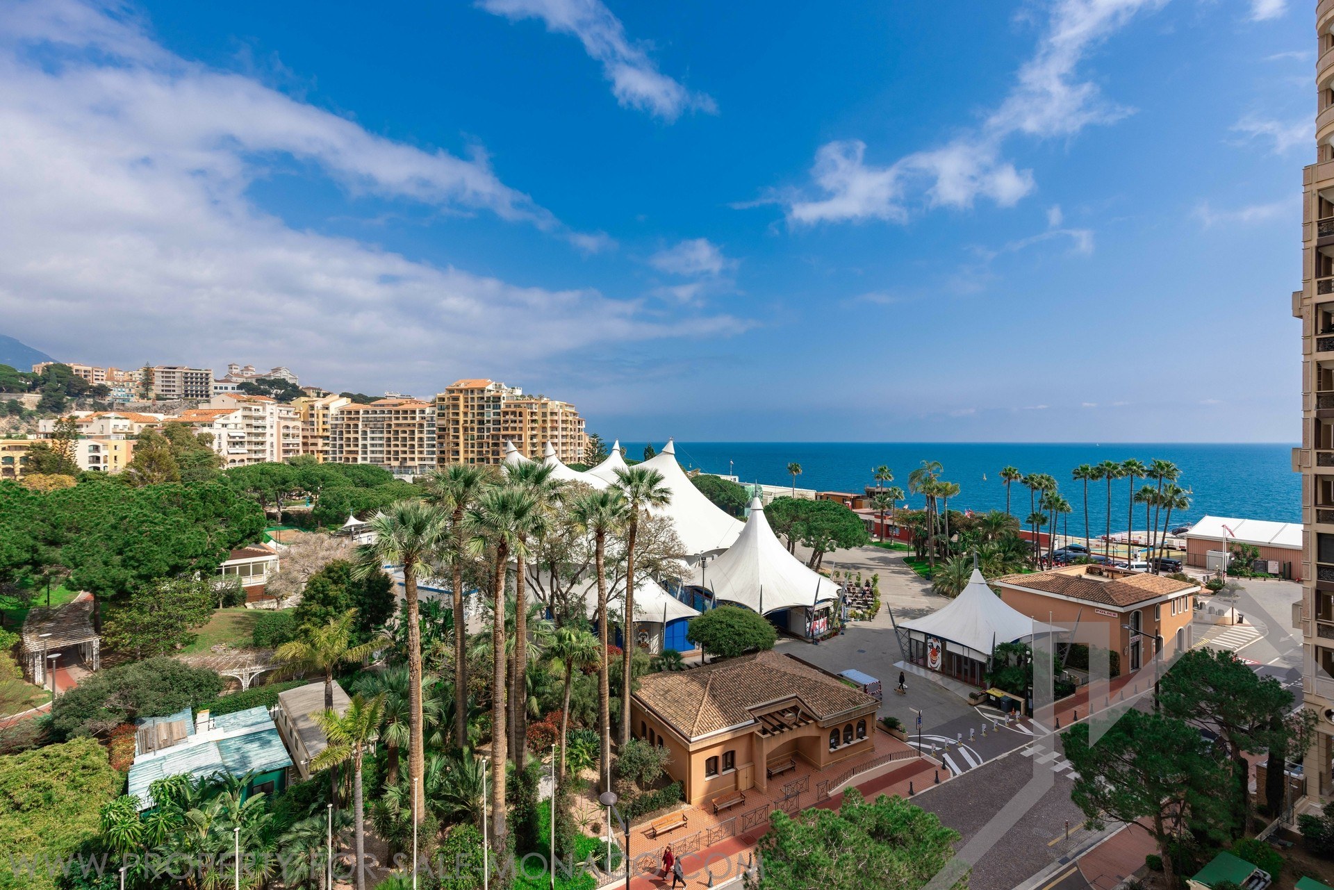 LARGE TWO-BEDROOM APARTMENT - FONTVIEILLE SEASIDE PLAZA
