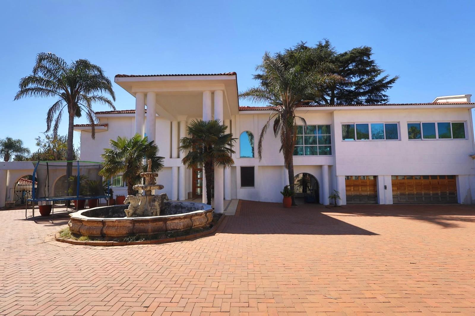 4 Bedroom House in Kensington