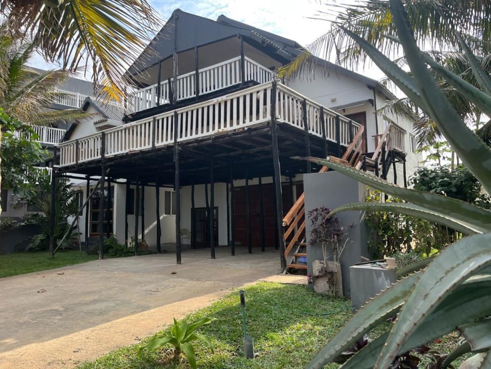 3 Bedroom House for Sale in Praia do Tofo