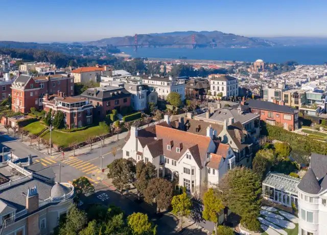 2500 Divisadero St