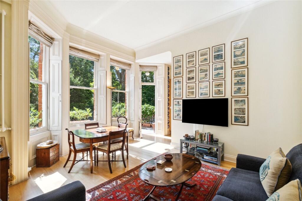 2 bedroom duplex for sale in Harrington Gardens, London, SW7