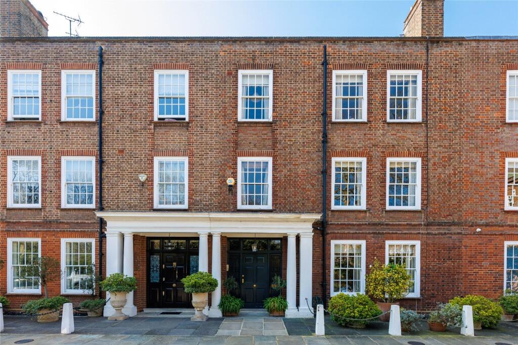 7 bedroom terraced house for sale in Chelsea Square, London, SW3
