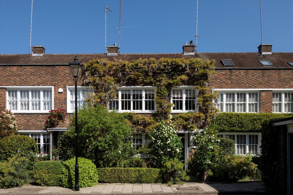4 bedroom detached house for sale in Caroline Place, London, W2