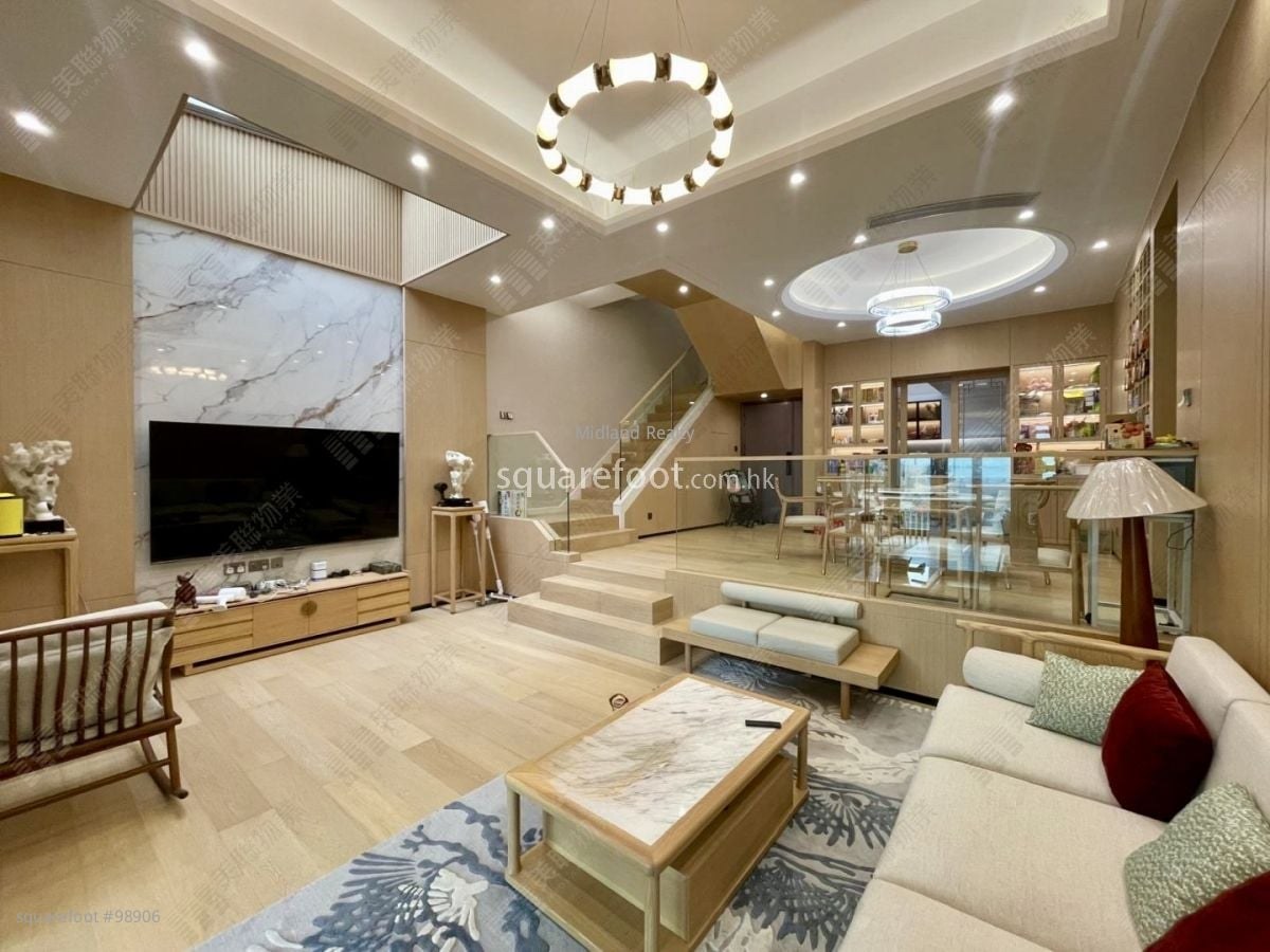 Tuen Mun Castle Peak Road · Aqua Blue