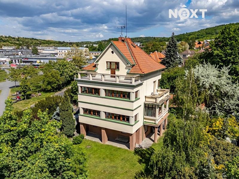 For sale family house 300 m², property 1330 m²