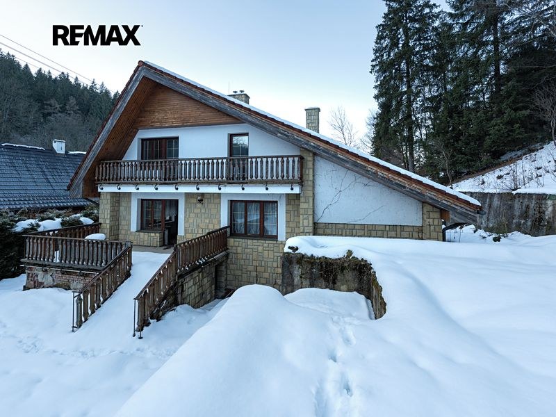 For sale family house 600 m², property 24773 m²
