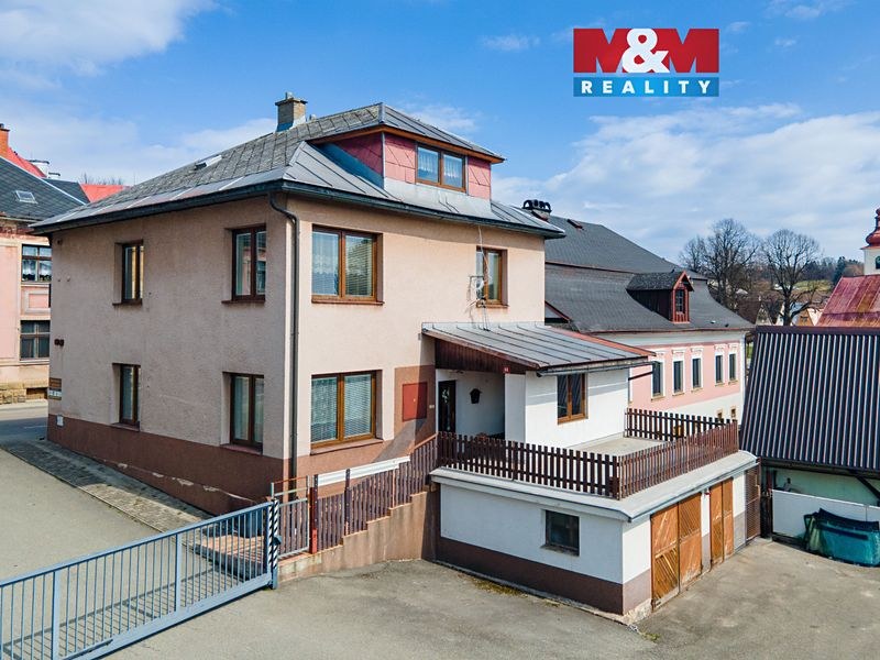 For sale family house 1152 m², property 1679 m²